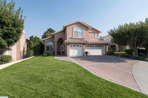 1414 Nevada Ct, Kennewick, WA 99336-8157