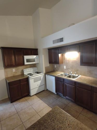 443 Justice St, Cedar Hill TX  75104-9040 exterior