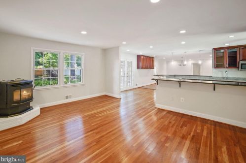 14604 Cobblestone Dr, Silver Spring MD 20905-5807 exterior