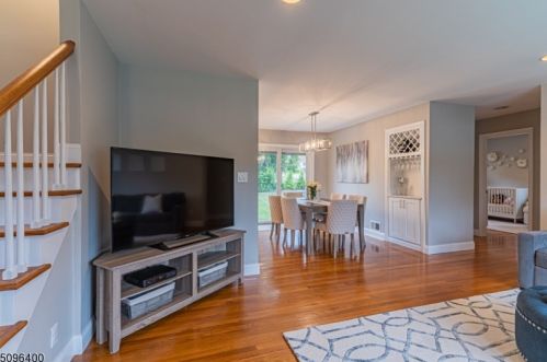 28 Windsor Ave, Dover, NJ 07869-1364