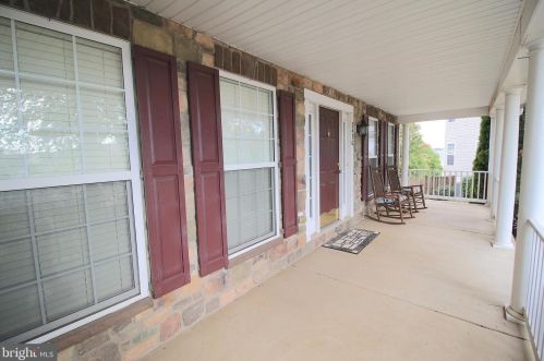 5476 Loggerhead Pl, Woodbridge, VA 22193-5873