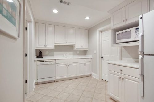 110 High Point Walk, Atlanta GA  30342-2480 exterior