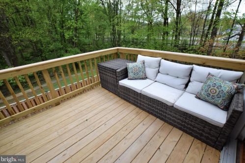 6100 Heron Pond Ct, Springfield VA  22015-3738 exterior