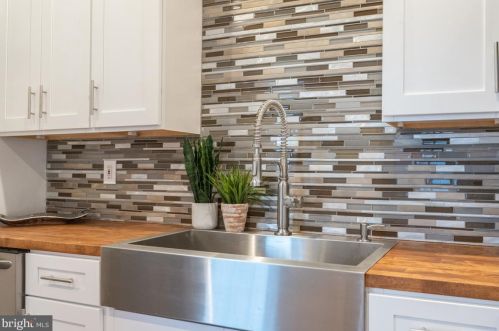 355 Ross St, Lancaster PA  17602-1941 exterior