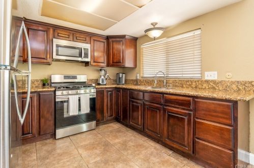 6878 Phoenix Ave, Riverside CA  92504-2020 exterior