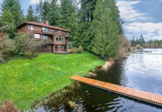 18404 Lake Desire Dr, Seattle, WA 98058-9521