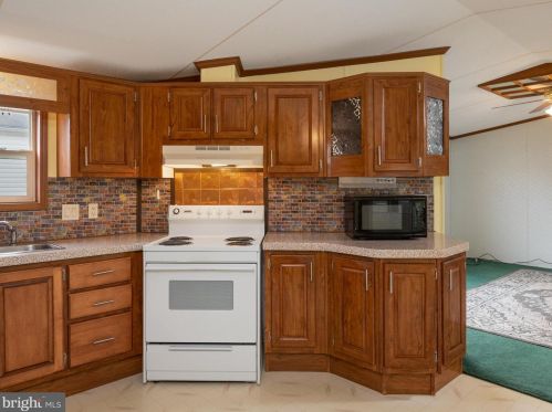 208 Saddleford Ct, Lancaster PA  17603-2188 exterior