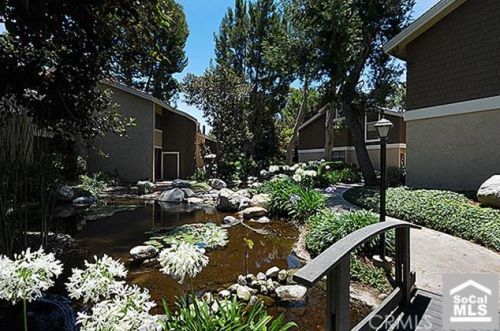 134 Pineview, Irvine CA  92620-1925 exterior