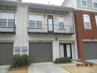 5875 Brookside Oak Cir, Norcross, GA 30093-1751