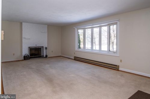 901 Enola Rd, Carlisle PA 17015-9548 exterior