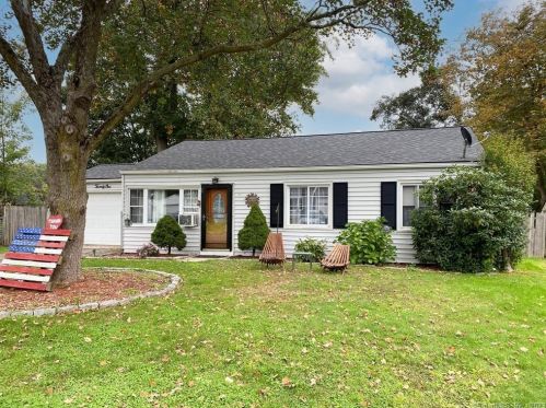 21 Quince St, Wallingford, CT 06492-2941