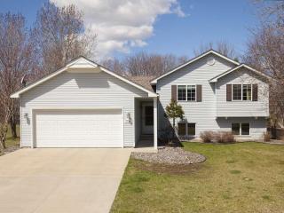 1198 Saddlebrook Ln, Saint Paul, MN 55125-9193