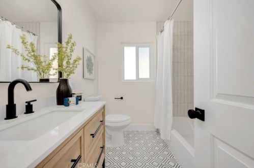 1653 Brk St, Santa Ana CA 92704-1512 exterior