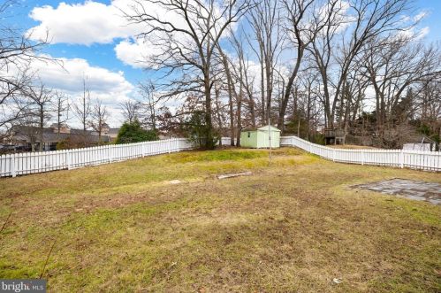 6401 Whippany Way, Springfield VA  22015-3428 exterior