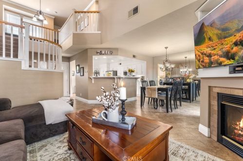 8035 Treeview Ct, Anaheim, CA 92808-1553