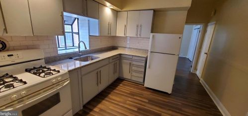 6819 Jackson St, Philadelphia, PA 19135-2211