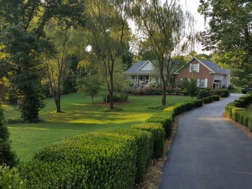 422 Campbell Rd, Madison, TN 37115-2609