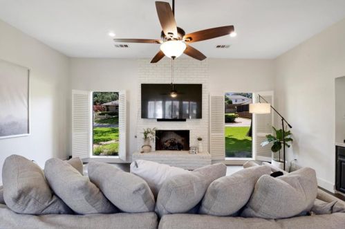 7305 Crofton Dr, Dallas TX  75231-4807 exterior