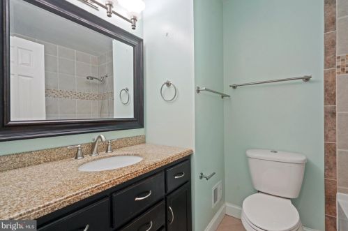 10121 Schoolhouse Woods Ct, Springfield VA  22015-2725 exterior