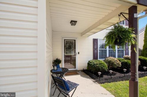 302 Mockingbird Ln, Auburn, NJ 08085-1328
