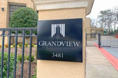 3481 Lakeside Dr, Atlanta GA  30326-1347 exterior