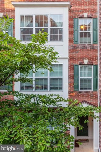2289 Kew Gardens Dr, Woodbridge, VA 22191-6601
