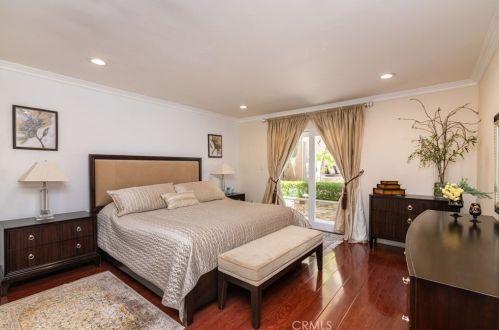 3217 Dora Verdugo Dr, Glendale CA  91208-1756 exterior