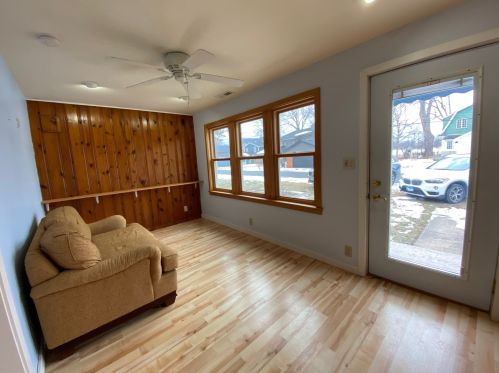 22946 Lake Shore Dr, Antioch, IL 60002-8753