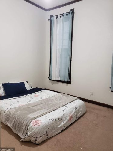 401 Charles Ave, Saint Paul MN  55103-1907 exterior