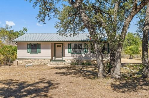 575 Old Fitzhugh Rd, Mount Sharp, TX 78620-3867