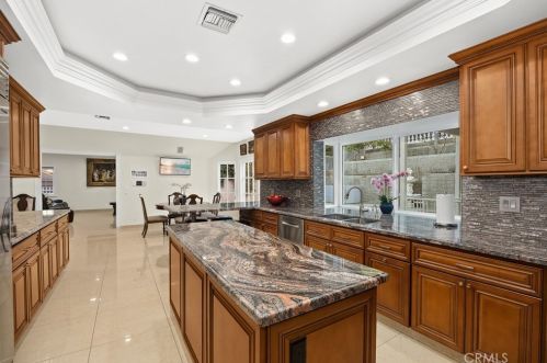 1468 Hillside Dr, Glendale CA  91208-2417 exterior