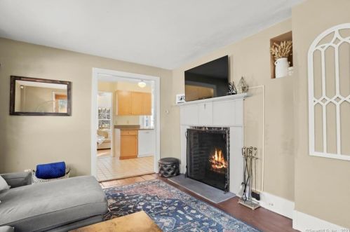 340 Newtown Ave, Norwalk CT  06851-2533 exterior