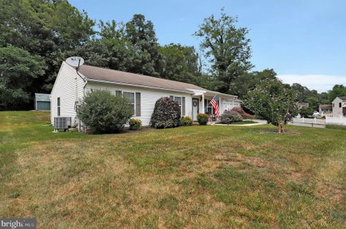 10721 Greenwich Dr, Williamsport, MD 21795-3196
