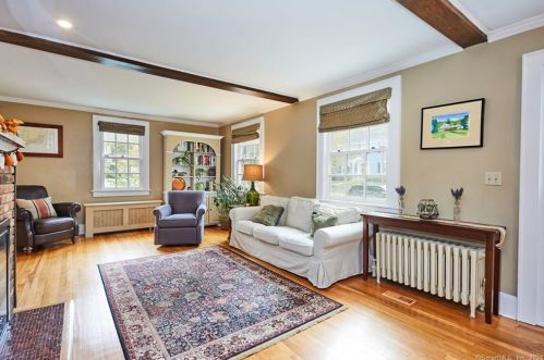 9 Merrill Rd, Norwalk, CT 06851-3905