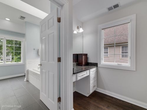 330 55th St, Willowbrook IL  60514-3015 exterior