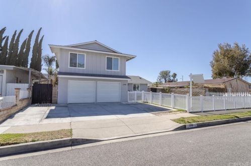 2418 Royal Ave, Simi Valley CA 93065-4759 exterior