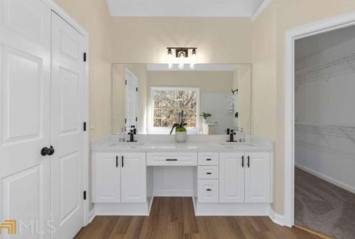 4860 Highland Lake Dr, Atlanta GA  30349-3913 exterior