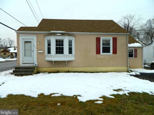 452 Browning Rd, Gloucester, NJ 08031-1429