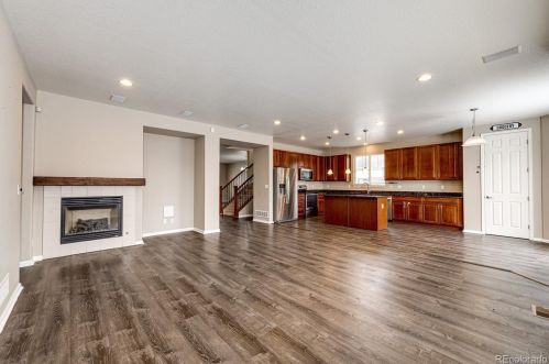 280 Elk Ct, Aurora CO 80016-4104 exterior