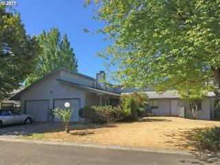 10890 Garden Park Pl, Portland, OR 97223-3976