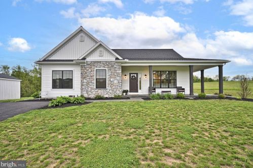 376 Hoernerstown Rd, Harrisburg, PA 17111-4916