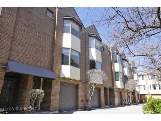 2013 Halsted St, Chicago, IL 60614-3418
