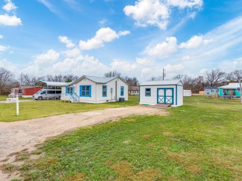 309 Spring Valley Cir, Azle, TX 76020-1618