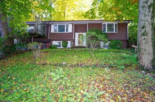 159 Forest Lake Dr, Andover, NJ 07821-4020