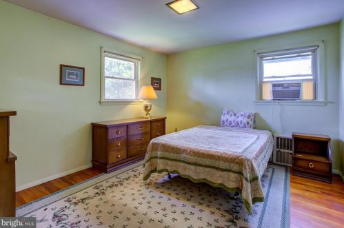 72 Village Dr, Lancaster PA  17601-3324 exterior