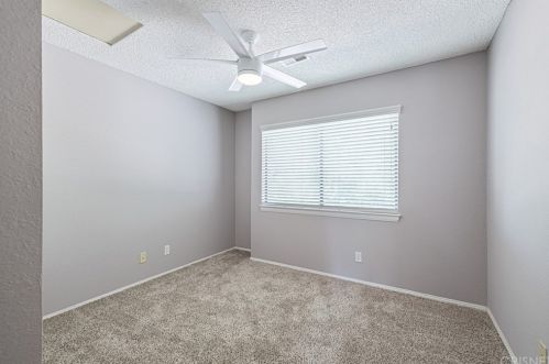 42336 La Gabriella Dr, Lancaster CA 93536-4388 exterior