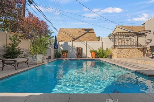 1215 Cordova Ave, Glendale CA  91207-1734 exterior