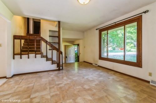 1898 Valencia Dr, Rockford, IL 61108-6816