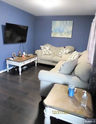 45 Bloomingdale Ave, Outwater NJ  07026-3420 exterior