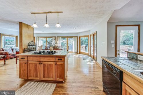 9701 Brunett Ave, Silver Spring MD 20901-3235 exterior